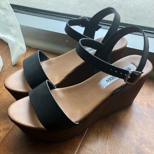 Steve Madden black wedge platform sandals